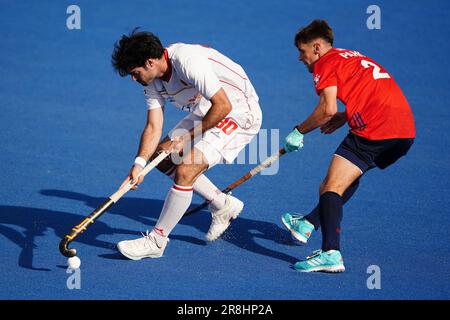 Great Britain's 2 (right) and Spain's 30 during the FIH Hockey Pro League match at Lee Valley, London. Picture date: Wednesday June 21, 2023. Stock Photo