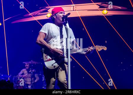 June 20, 2023, San Diego, California, USA: Tom DeLonge of blink-182 performs live in concert at the Pechanga Arena in San Diego. (Credit Image: © K.C. Alfred/ZUMA Press Wire) EDITORIAL USAGE ONLY! Not for Commercial USAGE! Stock Photo