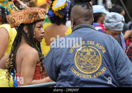 Ny, USA. 3rd June, 2023. Central Park West, New York, USA, June 03, 2023 - Mayor Eric Adams Delivers Remarks, Presents Proclamation, and Marches in the Inaugural Haitian Heritage Parade on Saturday Jun 3, 2023 in New York City. Photo: Luiz Rampelotto/EuropaNewswire (Credit Image: © Luiz Rampelotto/ZUMA Press Wire) EDITORIAL USAGE ONLY! Not for Commercial USAGE! Stock Photo