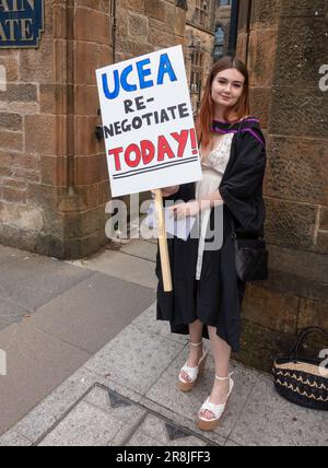 Glasgow, Scotland, UK. 21st June, 2023. Students graduating today demanding that the Universities negotiate with lecturers who are boycotting exam marking. Credit: Richard Gass/Alamy Live News Stock Photo