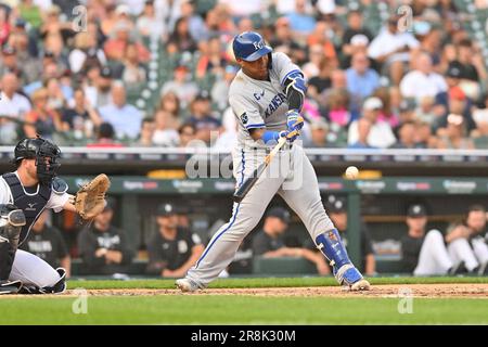 DETROIT, MI - JUNE 20: Kansas City Royals first baseman (32) Nick Pratto  pops the ball up during the game between Kansas City Royals and Detroit  Tigers on June 20, 2023 at