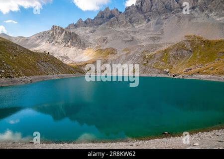 Lake of Sainte-Anne (2415 m), Queyras Natural Regional Park, Ceillac, Hautes-Alpes (05), Provence-Alpes-Cote d'Azur region, France Stock Photo