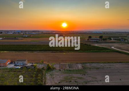Aerial view of the village of Golmés at sunset (Pla d'Urgell, Lleida, Catalonia, Spain) ESP: Vista aérea del pueblo de Golmés al atardecer (Lérida) Stock Photo