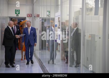 Leuven, Belgium. 22nd June, 2023. Dutch King Willem-Alexander, Queen Mathilde of Belgium and King Philippe - Filip of Belgium pictured during a visit to Imec, on the third and final day of the official state visit of the Dutch royal couple to Belgium, in Leuven, Thursday 22 June 2023. BELGA PHOTO NICOLAS MAETERLINCK Credit: Belga News Agency/Alamy Live News Stock Photo