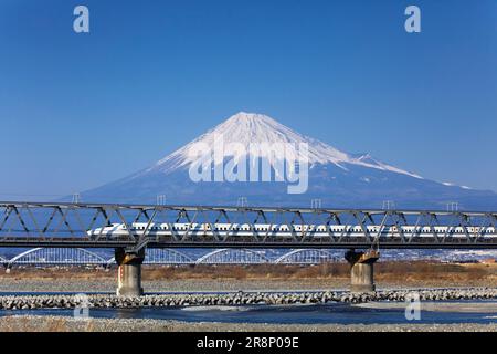 Shinkansen crossing the Fuji River and Mt Stock Photo - Alamy