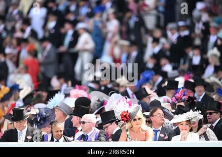 Ascot, UK, 22nd June 2023; Ascot Racecourse, Berkshire, England: Royal Ascot Horse Racing, Day 3; racegoers anticipate the first race in the sunshine Stock Photo