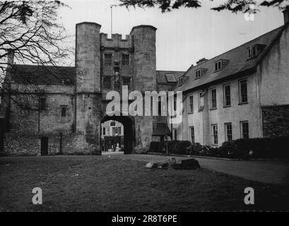 'Most Beautiful Thing On Earth' -- The 'Bishop's Eye' gateway as viewed from the grounds of the Bishop's Palace of Wells Cathedral. January 1, 1949. Stock Photo