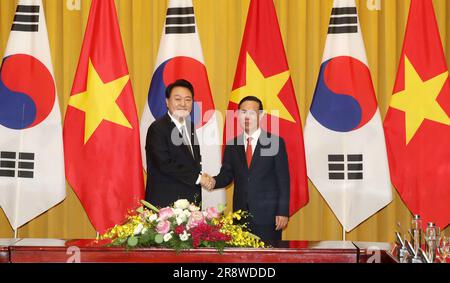 23rd June, 2023. S. Korea-Vietnam Summit South Korean President Yoon ...