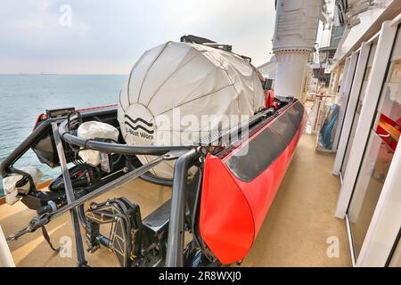 Bathyscaphe ship ocean hi-res stock photography and images - Alamy