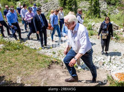 Bischkek, Kyrgyzstan. 23rd June, 2023. German President Frank-Walter Steinmeier is hiking through Kyrgyzstan's Ala Archa National Park and learning about the geological consequences of climate change in Kyrgyzstan. In addition to political talks, the two-day state visit to Kyrgyzstan also includes meetings with students, a visit to a glass factory and a tour of the Ala Archa National Park. Credit: Jens Büttner/dpa/Alamy Live News Stock Photo