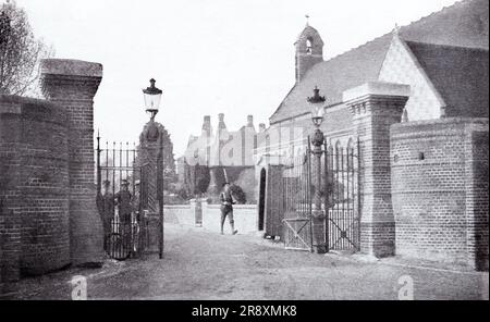 The front gate of the Guards Depot, Caterham c.1916. Stock Photo