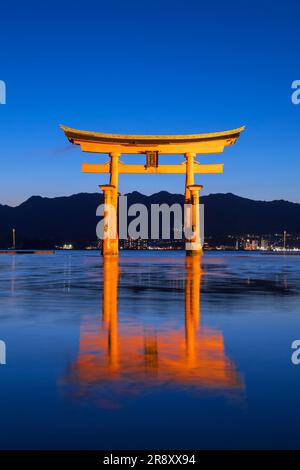 night view of Otorii gate of Itsukushima Shrine Stock Photo - Alamy