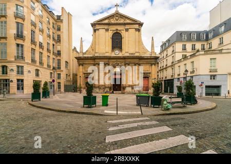 Basilica Notre-Dame des Victoires at Place des Petit peres in Paris Stock Photo