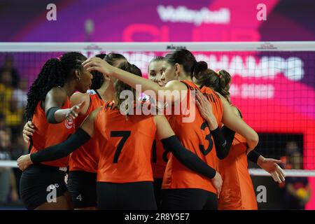 ANTALYA, TURKIYE - DECEMBER 17, 2022: Eczacibasi Dynavit players celebrating score point during Vakifbank FIVB Volleyball Womens Club World Championsh Stock Photo