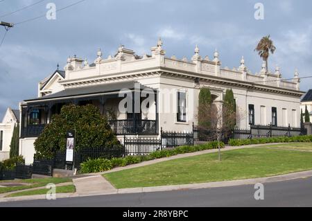 Grand Victorian-era homes in the goldfields city of Bendigo, Victoria Stock Photo