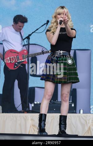 Glastonbury, UK. 23rd June, 2023. Maisie Peters photographed performing on the main pyramid stage during the Glastonbury 2023 at the Worthy Farm. Picture by Julie Edwards Credit: JEP Celebrity Photos/Alamy Live News Stock Photo