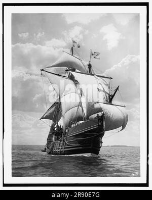 Spanish caravel Santa Maria, (c1907?). 1892 replica of La Santa Mar&#xed;a de la Inmaculada Concepci&#xf3;n (The Holy Mary of the Immaculate Conception), or La Santa Mar&#xed;a, the largest of the three ships used by Christopher Columbus in his first voyage across the Atlantic Ocean in 1492. Stock Photo