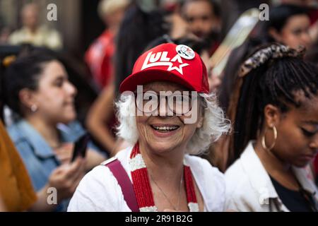 Paris, France. 22nd June, 2023. Lula da Silva supporter seen in front of the hotel where the president was staying. The president of Brazil Lula da Silva visited Paris for an economic summit with an environmental focus. He was received at the door of the Hotel Intercontinental Paris Le Grand by the Cabaret Gandaia carnival group, founded in Paris. (Photo by Telmo Pinto/SOPA Images/Sipa USA) Credit: Sipa USA/Alamy Live News Stock Photo