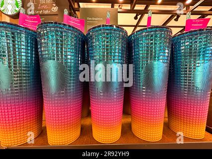 https://l450v.alamy.com/450v/2r92yh9/anderson-ca-usa-23rd-june-2023-starbucks-on-balls-ferry-road-anderson-ca-displays-rainbow-cups-with-little-pink-flags-created-by-artist-tim-singleton-to-honor-gay-pride-month-credit-image-amy-katzzuma-press-wire-editorial-usage-only!-not-for-commercial-usage!-2r92yh9.jpg