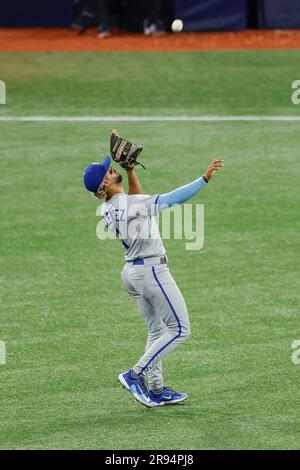 Photo: Royals MJ Melendez Grounds Into a Double Play on Opening Day 2023 -  KCP20230330117 