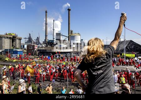 IJMUIDEN - The band Hang Youth performs for the climate activists who  demonstrate at steel factory Tata Steel IJmuiden. Action groups and local  residents want the government to intervene against the company's