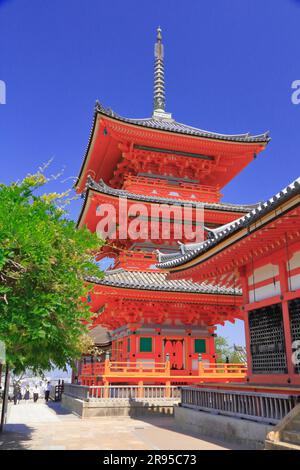 Kiyomizu Temple in fresh green Stock Photo