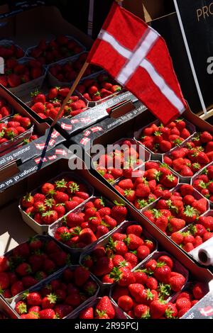 Kopenhagen Markthalle TorvehallerneKBH, Erdbeeren // Copenhagen, Market TorvehallerneKBH, Strawberries Stock Photo