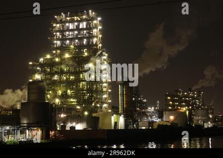 Night view of chemical plant in Kawasaki, Japan Stock Photo