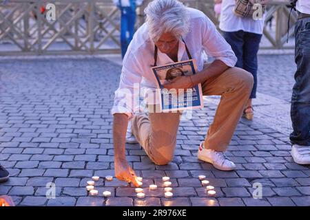 Rome, RM, Italy. 22nd June, 2023. Pietro Orlandi, Emanuela Orlandi's brother, during torchlight procession in memory of Emanuela Orlandi in St Peter's Square in Rome, on 22 June 2018 (Credit Image: © Matteo Nardone/Pacific Press via ZUMA Press Wire) EDITORIAL USAGE ONLY! Not for Commercial USAGE! Stock Photo
