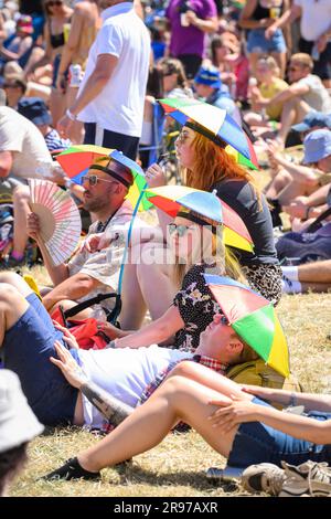 Somerset, UK. 24 June 2023. Warm weather at the Glastonbury Festival at Worthy Farm in Somerset. Picture date: Saturday June 24, 2023. Photo credit should read: Matt Crossick/Empics/Alamy Live News Stock Photo