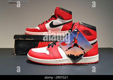 Air jordan 1 1985 hi-res stock photography and images - Alamy