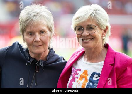 Offenbach, Germany. 24th June, 2023. Soccer, women: Internationals, Germany - Vietnam, Bieberer Berg stadium. Tina Theune-Meyer (l), national coach of the 2003 DFB women's national team, and Silvia Neid, assistant coach of the 2003 DFB women's national team. Credit: Sebastian Christoph Gollnow/dpa/Alamy Live News Stock Photo