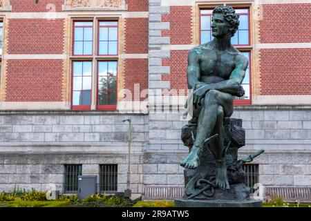 Bronze scultpture of Mercury by the Dutch sculptor Ferdinand Leenhoff in the garden of Rijksmuseum, Amsterdam. Stock Photo
