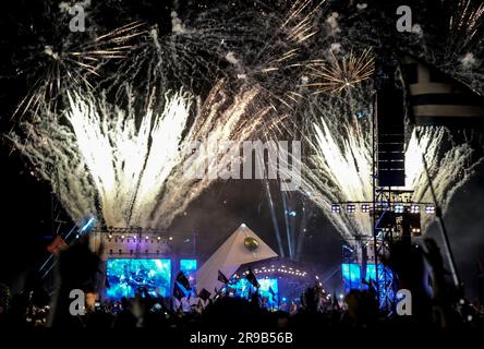 25th June 2023. Glastonbury, Somerset, UK. Elton John performing on the Pyramid Stage, Glastonbury Festival 2023 Credit: Scott Gouldsbrough/Alamy Live News Stock Photo