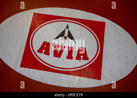 Bordeaux , Aquitaine France - 06 16 2023 : Avia 1957 sign text and logo  brand on facade wall station fuel entrance Stock Photo - Alamy