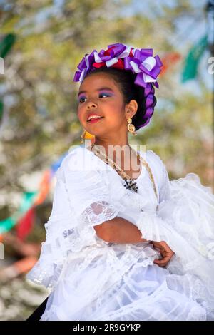 Mexican folkloric dancer Cinco de Mayo 2 Stock Photo