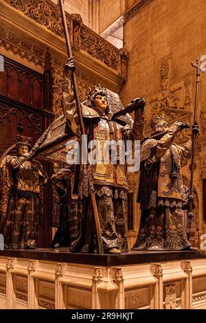 SPAIN, ANDALUSIA, SEVILLE, BARRIO SANTA CRUZ DISTRICT, THE TOMB OF CHRISTOPHER COLUMBUS IN LA GIRALDA (CATHEDRAL) Stock Photo