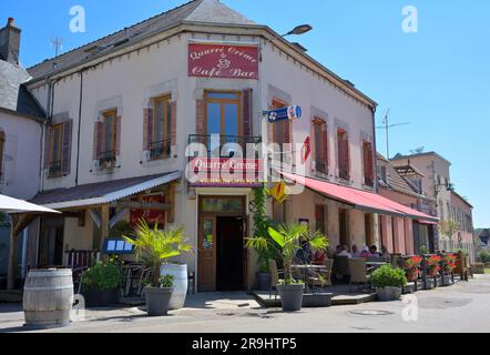 The quaint village of Quarre les Tombes in the Morvan district, Yonne FR Stock Photo