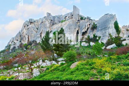 The limestone outcrop with medieval ruins of Chateau des Baux, one of the main landmarks of Les Baux-de-Provence, France Stock Photo