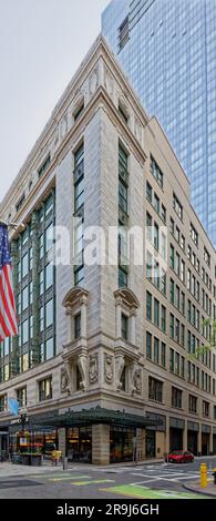 Filense Boston Boston’s landmark Burnham Building, once home of Filene’s Department ...