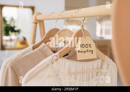 WOODEN CLOTHES RACK - Light beige