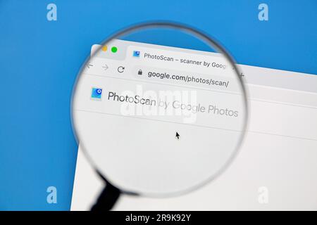 Ostersund, Sweden - Feb 21, 2023: Google PhotoScan website  Google PhotoScan to scan and save printed photos. Stock Photo