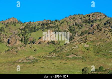 igneous rock towers in foothills near hardy, montana Stock Photo - Alamy