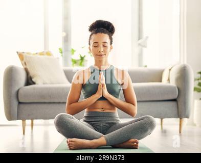 Mountain with prayer hands pose yoga workout - Stock Illustration  [91819783] - PIXTA