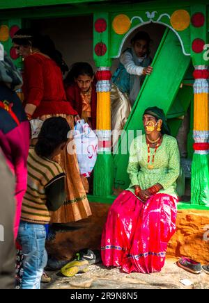 Uttaranchali wedding couple in traditional costume of Uttaranchal, India  Stock Vector | Adobe Stock