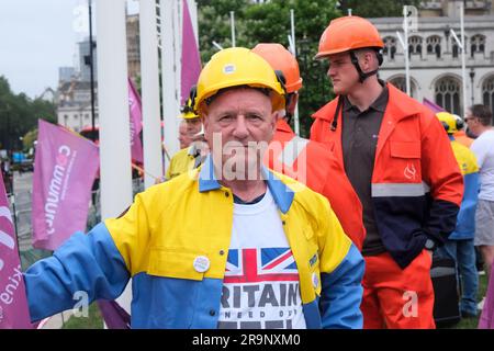 Parliament Square, London, UK. 28th June 2023. SOS: Save Our Steel protest for the steel industry. Credit: Matthew Chattle/Alamy Live News Stock Photo