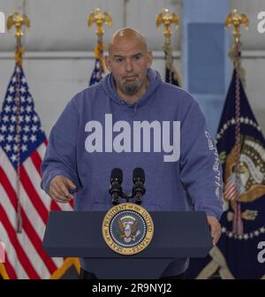 PHILADELPHIA, Pa. – June 17, 2023: Sen. John Fetterman (D-PA) delivers remarks at a briefing on I-95 repair efforts. Stock Photo