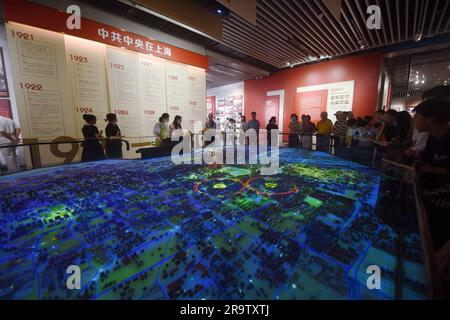 SHANGHAI, CHINA - JUNE 28, 2023 - People line up to buy Louis Vuitton coffee  and canvas bags with Louis Vuitton LOGO at a Louis Vuitton coffee shop in  Stock Photo - Alamy