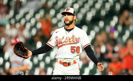 Reds top Orioles 3-1