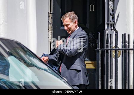 Chancellor Jeremy Hunt leaves No. 11 Downing Street today.  Image shot on 21st June 2023.  © Belinda Jiao   jiao.bilin@gmail.com 07598931257 https://w